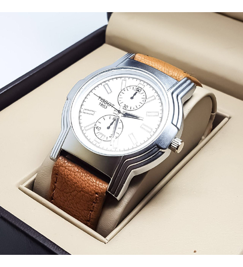 Dial Color: White, Case Shape: Round, Dial Glass material: Mineral\r\nBand Color: Brown, Band Material: Leather\r\nWatch Movement Type: Quartz, Watch Display Type: Analog\r\nCase Diameter: 38 millimeters\r\nWater Resistance Depth: 30 meters, Buckle Clasp